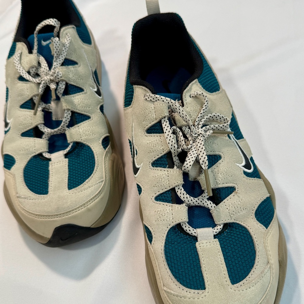Nike Athletic Shoes in Teal and Beige